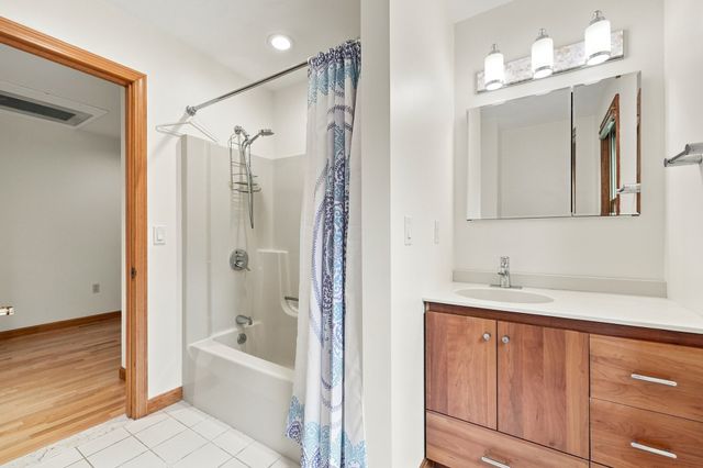 16 Birch Ln, Northampton, MA 01062