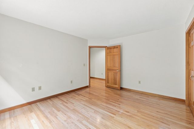 16 Birch Ln, Northampton, MA 01062