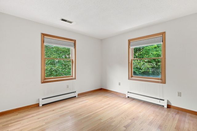 16 Birch Ln, Northampton, MA 01062