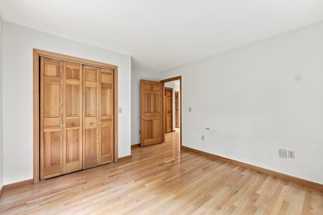 16 Birch Ln, Northampton, MA 01062