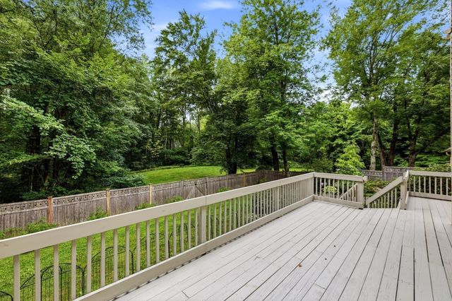 16 Birch Ln, Northampton, MA 01062