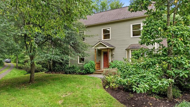 16 Birch Ln, Northampton, MA 01062