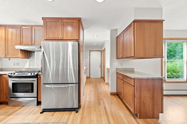 16 Birch Ln, Northampton, MA 01062