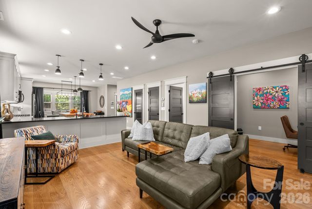 7 Acona Lane, Asheville, NC 28803