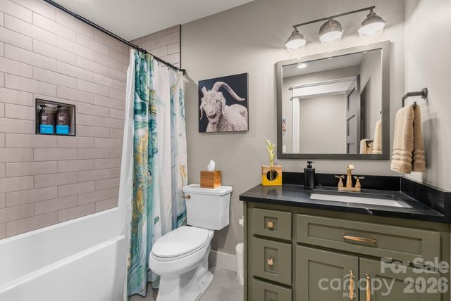 7 Acona Lane, Asheville, NC 28803