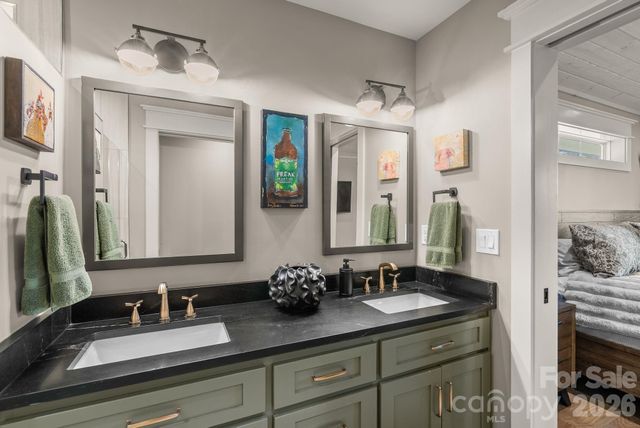 7 Acona Lane, Asheville, NC 28803