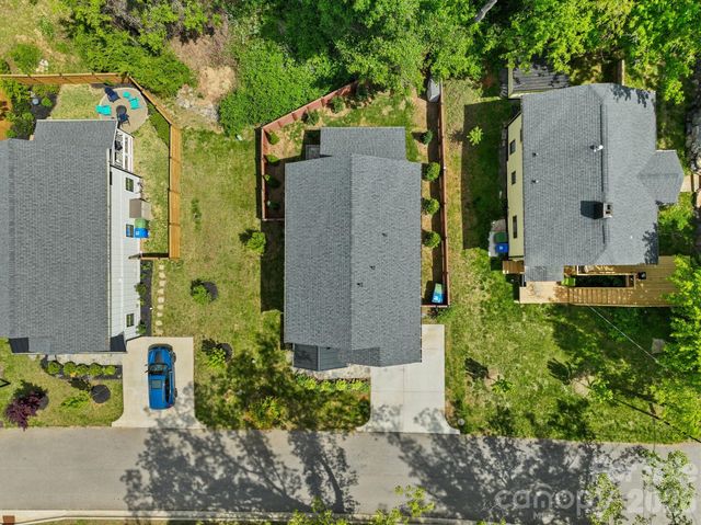 7 Acona Lane, Asheville, NC 28803