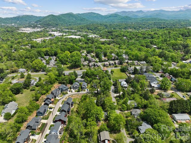 7 Acona Lane, Asheville, NC 28803