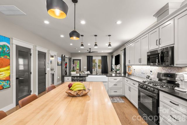 7 Acona Lane, Asheville, NC 28803