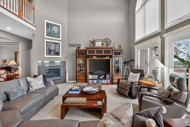 23801 281st Avenue, Leclaire, IA 52753