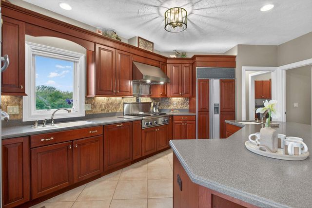 23801 281st Avenue, Leclaire, IA 52753