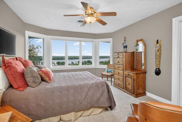 23801 281st Avenue, Leclaire, IA 52753