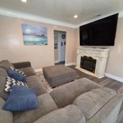 12 Eastern Drive, Watsonville, CA 95076