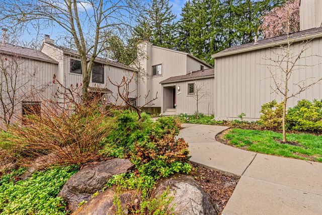 2172 Overlook Court, Ann Arbor, MI 48103