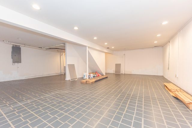 2172 Overlook Court, Ann Arbor, MI 48103