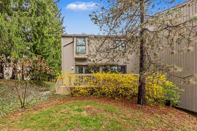 2172 Overlook Court, Ann Arbor, MI 48103