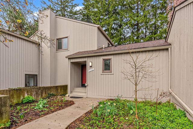 2172 Overlook Court, Ann Arbor, MI 48103