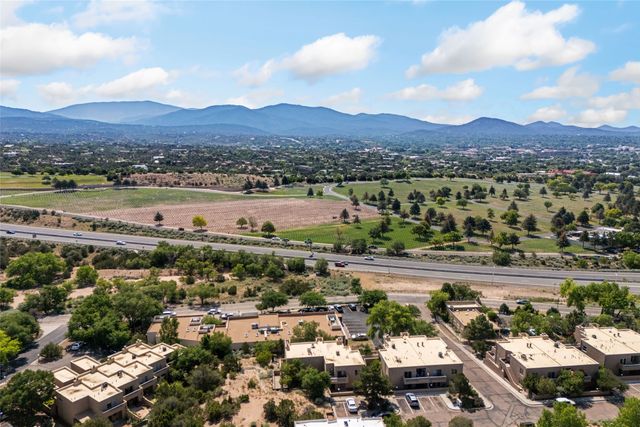 711 Viento Drive C, Santa Fe, NM 87501