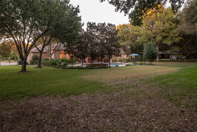 950 Foxdale, Fairview, TX 75069