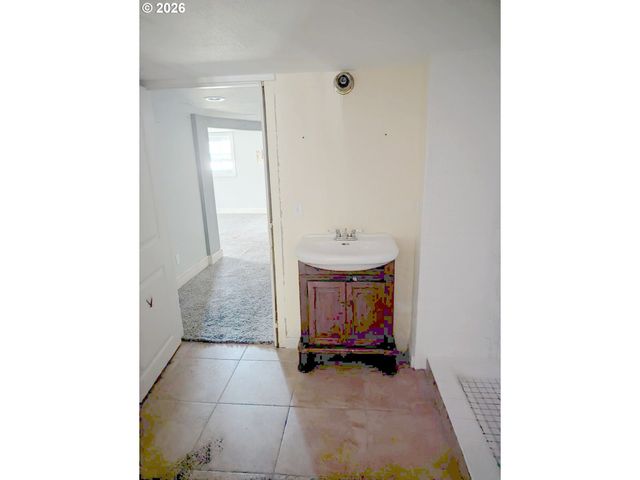 2004 Se ASH St, Portland, OR 97214