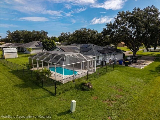 116 Oak Knolls Circle, Sebring, FL 33876