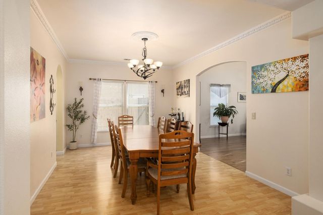 741 N Oxford Avenue, Clovis, CA 93611