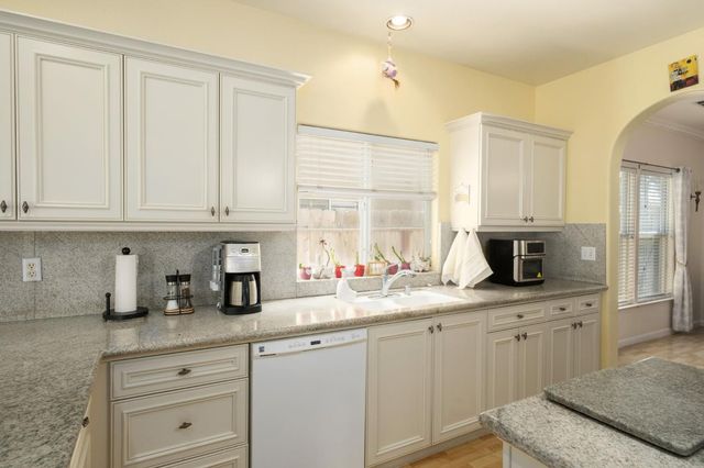 741 N Oxford Avenue, Clovis, CA 93611
