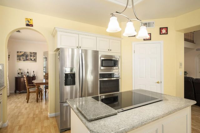 741 N Oxford Avenue, Clovis, CA 93611