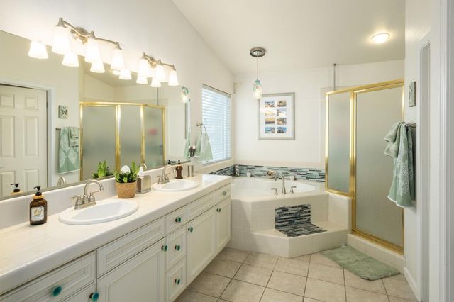 741 N Oxford Avenue, Clovis, CA 93611
