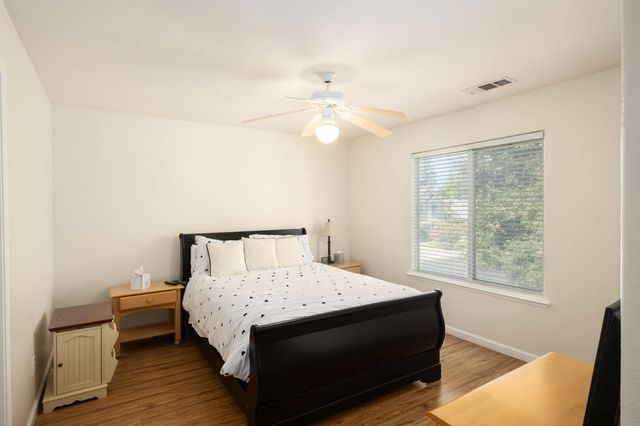 741 N Oxford Avenue, Clovis, CA 93611