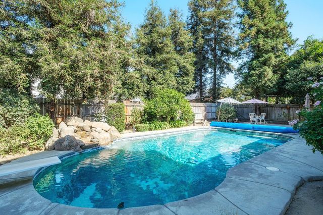 741 N Oxford Avenue, Clovis, CA 93611