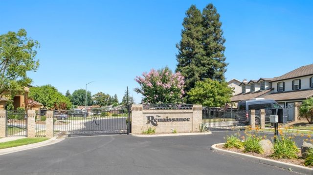 741 N Oxford Avenue, Clovis, CA 93611
