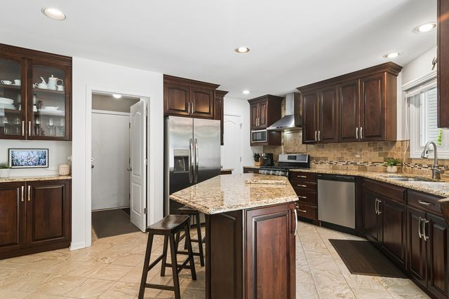 300 Hampton Street, Cary, IL 60013