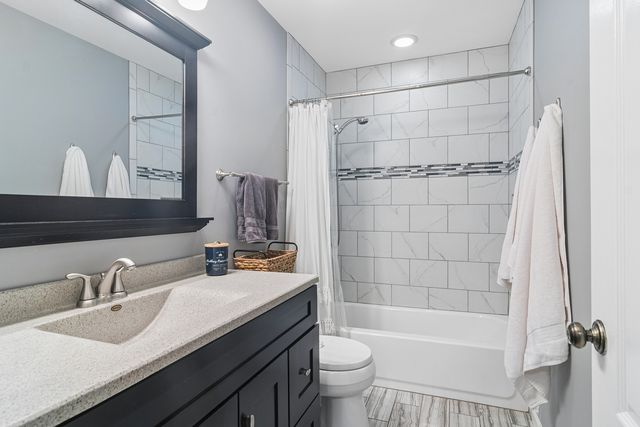 300 Hampton Street, Cary, IL 60013