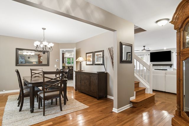 300 Hampton Street, Cary, IL 60013