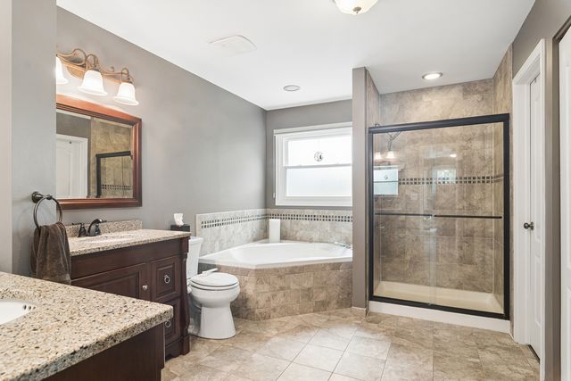 300 Hampton Street, Cary, IL 60013