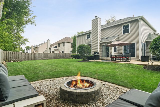 300 Hampton Street, Cary, IL 60013