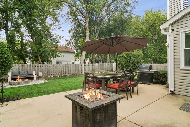 300 Hampton Street, Cary, IL 60013