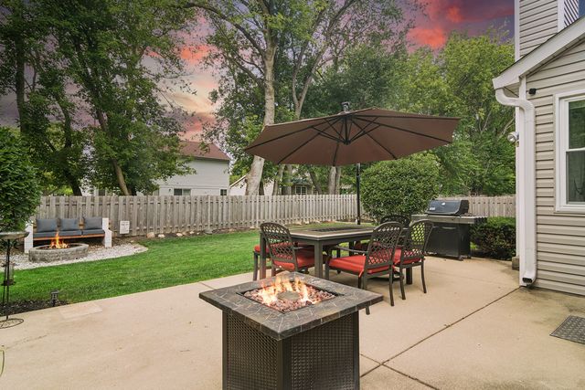 300 Hampton Street, Cary, IL 60013