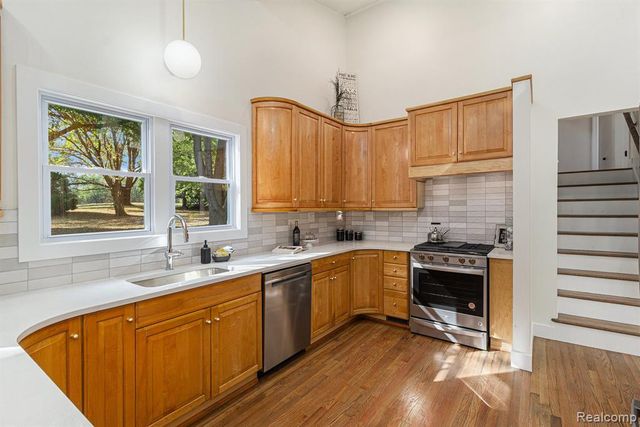 921 N Garner Road, Milford, MI 48380