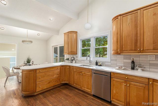 921 N Garner Road, Milford, MI 48380