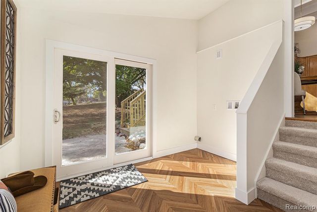 921 N Garner Road, Milford, MI 48380