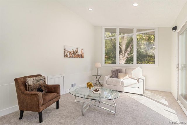 921 N Garner Road, Milford, MI 48380