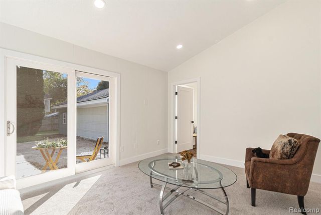 921 N Garner Road, Milford, MI 48380