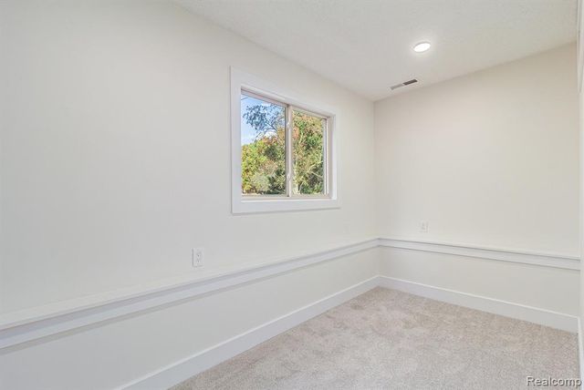 921 N Garner Road, Milford, MI 48380