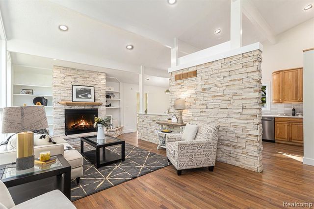 921 N Garner Road, Milford, MI 48380