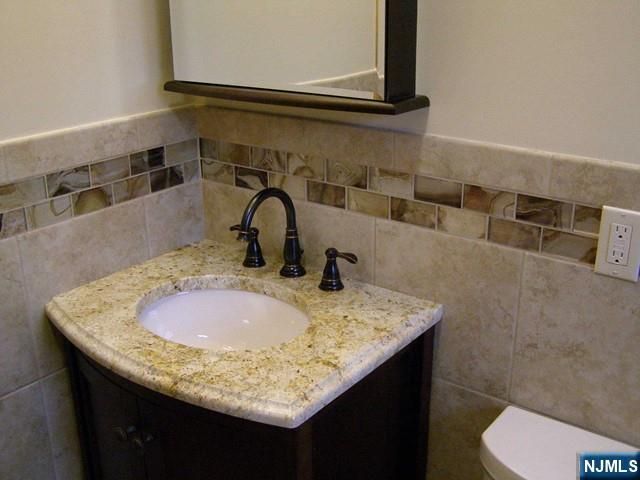 158 Ridge Road 158, Lyndhurst, NJ 07071