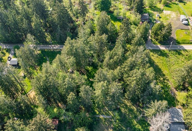 909 E Madrona Boulevard NW, Lakebay, WA 98349