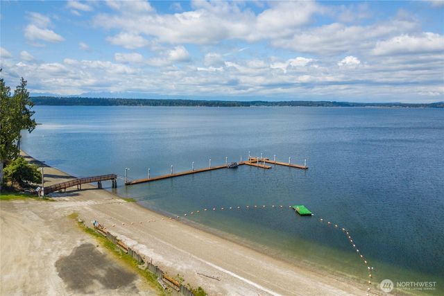 909 E Madrona Boulevard NW, Lakebay, WA 98349