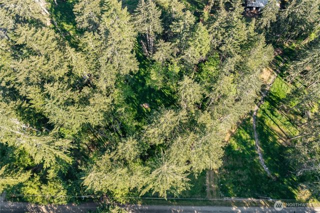 909 E Madrona Boulevard NW, Lakebay, WA 98349